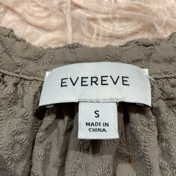 Evereve Eyelet Button Front Sage Green Peasant Top sz S - Picture 7 of 9